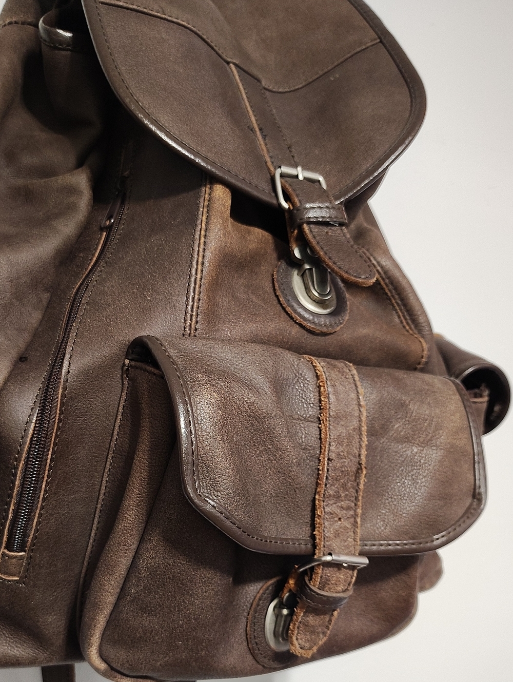 Brown Leather Men’s Backpack - Classic Rustic Style - Picture 2 of 13